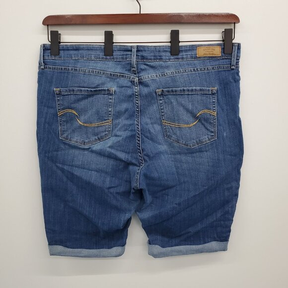 Levi’s Signature‎ Denim Jean Shorts Womens Size 22 Modern Skinny Rolled Hem - Picture 3 of 13